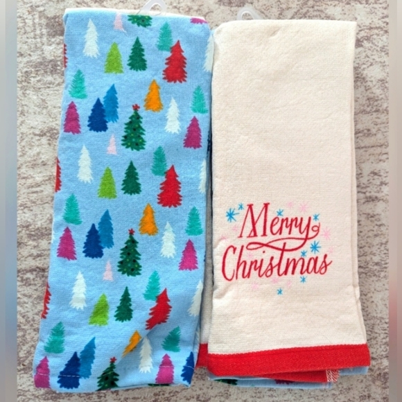 NWT Festive Christmas Kitchen Towel Set - Picture 2 of 4